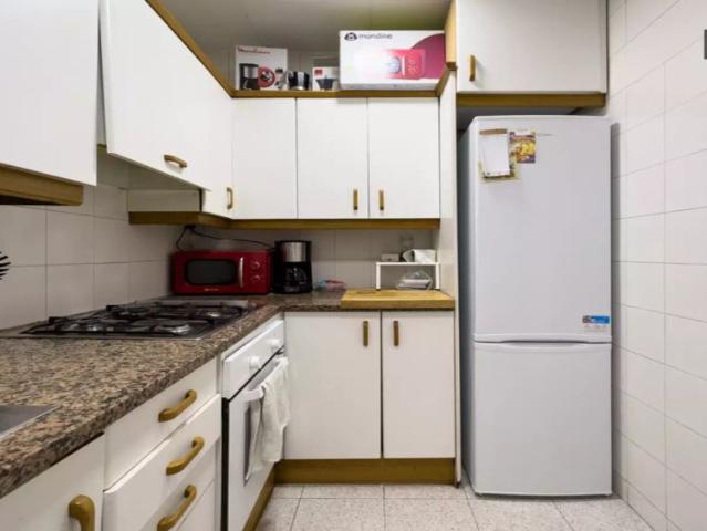 Rooms for rent in 4 bedroom apartment in El Camp De L'Arpa Del Clot