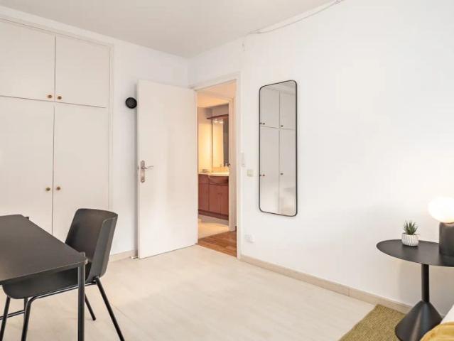 Rooms for rent in 4 bedroom apartment in Sant Cugat Del Vallès
