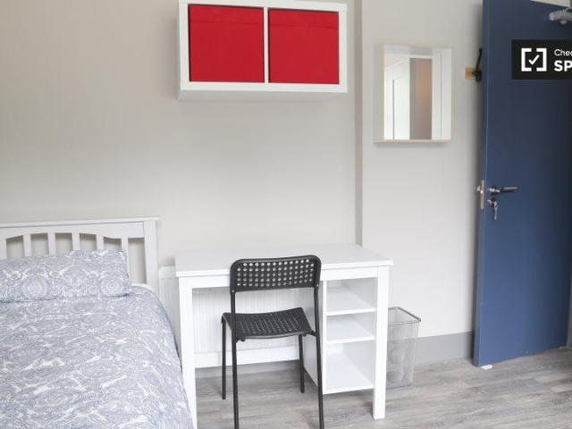 Rooms for rent in 4 bedroom apartment in Whitehall, Dublin