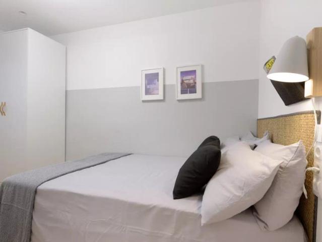 Rooms for rent in 5 bedroom apartment in Camins Al Grau