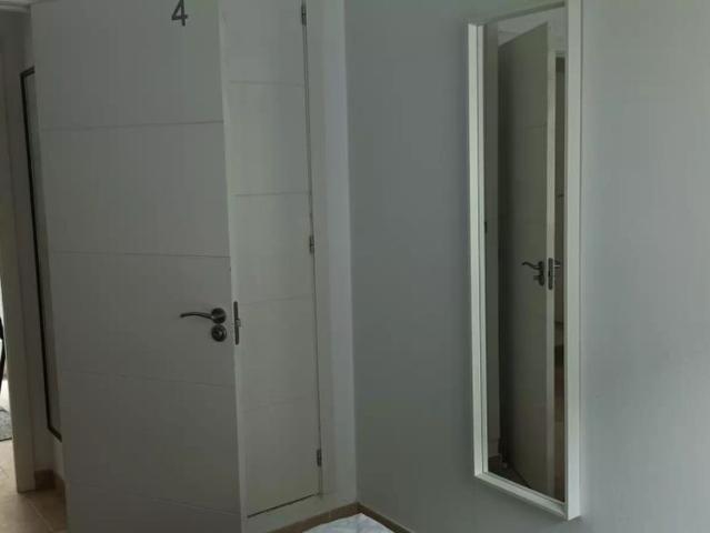 Rooms for rent in 5 bedroom apartment in La Isleta