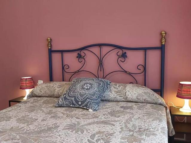 Rooms for rent in 5 bedroom apartment in L'Illa Perduda