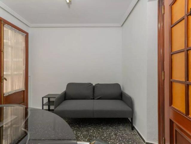 Rooms for rent in 5 bedroom apartment in L'Olivereta