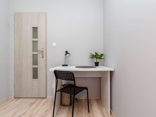 Rooms for rent in 5 bedroom apartment in Poznan
