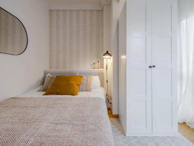 Rooms for rent in 5 bedroom apartment in Tetuán