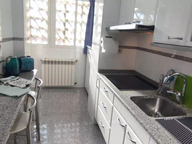 Rooms for rent in 5 bedroom apartment in Villa De Vallecas