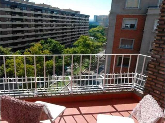 Rooms for rent in 5 bedroom apartment in Zaragoza