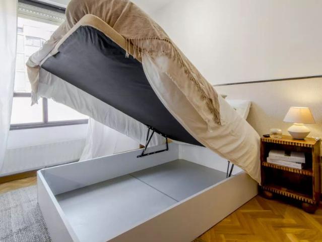 Rooms for rent in 6 bedroom apartment in Estrella