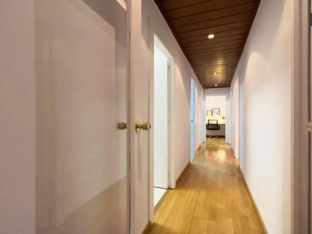 Rooms for rent in 6 bedroom apartment in Sarrià Sant Gervasi