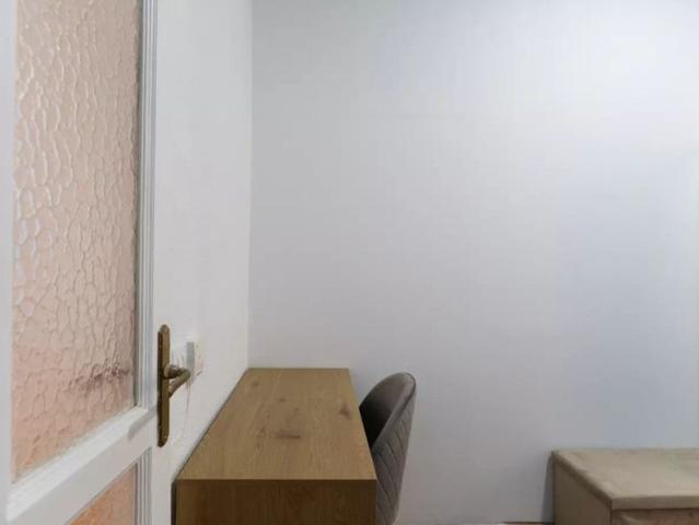Rooms for rent in 7 bedroom apartment in Chamberí