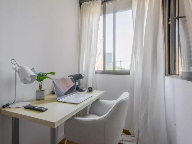 Rooms for rent in 7 bedroom apartment in Fuencarral
