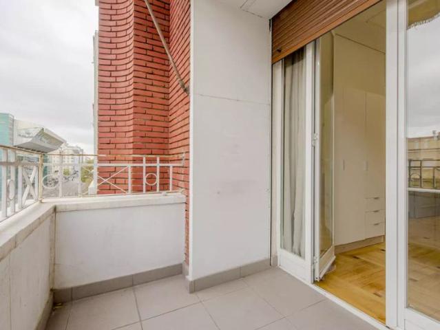 Rooms for rent in 7 bedroom apartment in Goya