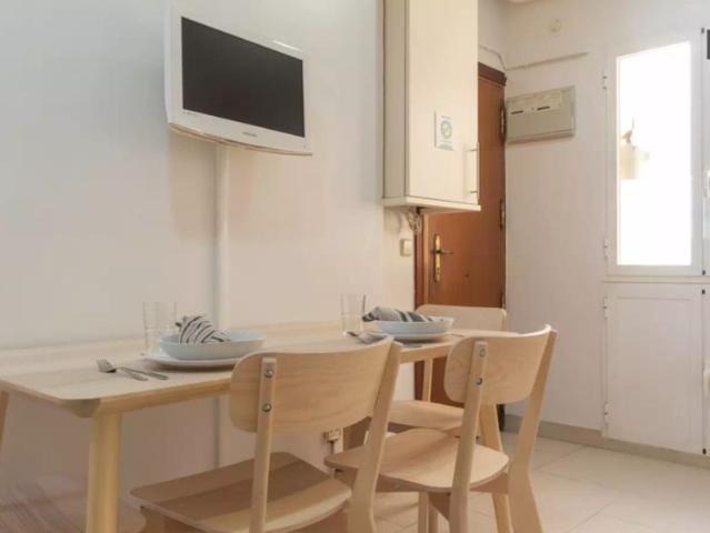 Rooms for rent in 7 bedroom apartment in Salamanca