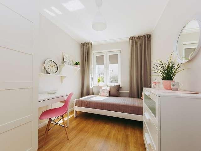 Rooms for rent in 7 bedroom apartment in Ursynów Północny