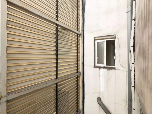 Rooms for rent in 11 bedroom apartment in El Raval