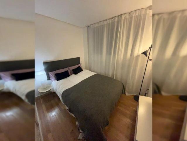 Rooms for rent in 1 bedroom apartment in Chamberí