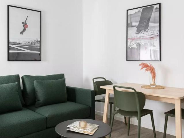 Rooms for rent in 2 bedroom apartment in Getafe