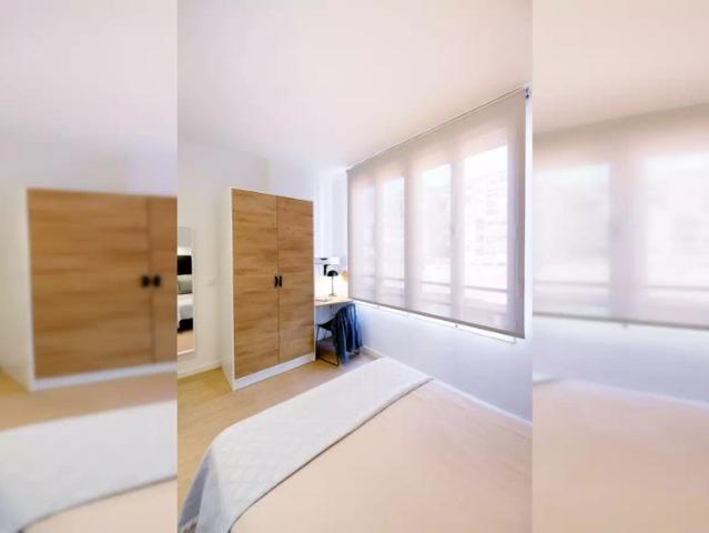 Rooms for rent in 2 bedroom apartment in La Gran Via