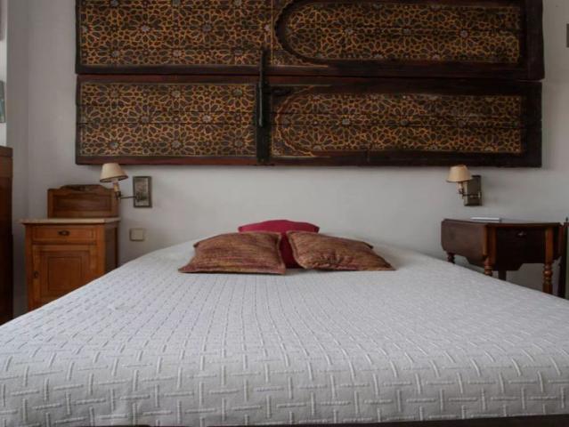 Rooms for rent in 2 bedroom apartment in Pinar Del Rey