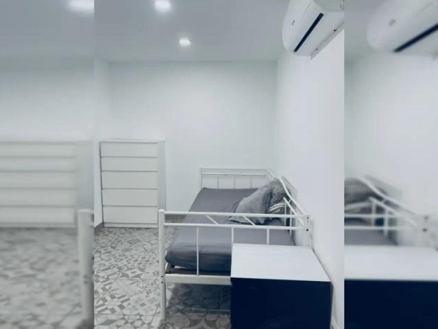 Rooms for rent in 2 bedroom apartment in Sant Martí