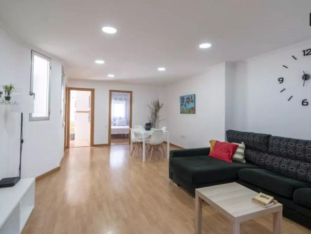 Rooms for rent in 3 bedroom apartment in Monteolivete