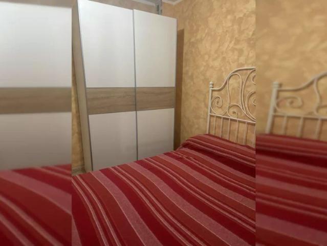 Rooms for rent in 3 bedroom apartment in Badalona