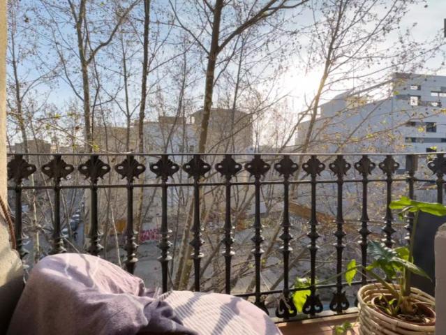 Rooms for rent in 3 bedroom apartment in El Poblenou