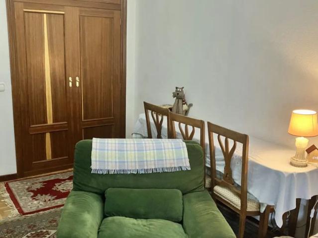 Rooms for rent in 3 bedroom apartment in Ensanche/Zabalgunea