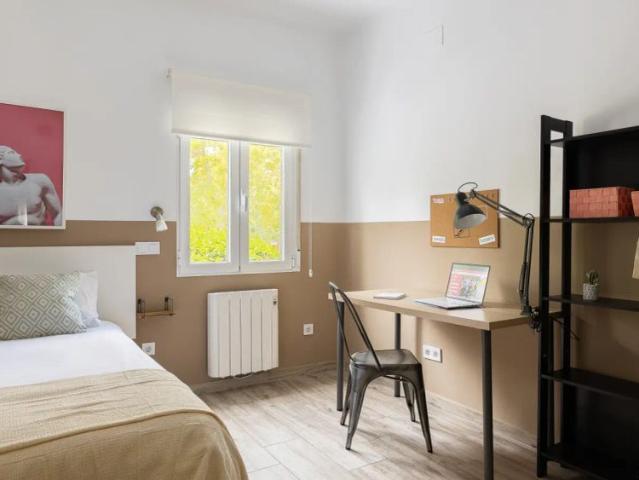 Rooms for rent in 3 bedroom apartment in Getafe