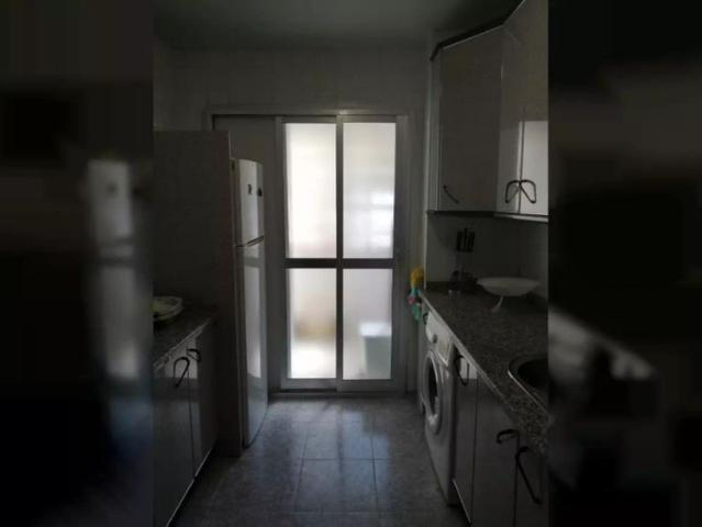 Rooms for rent in 3 bedroom apartment in Poligono Sur
