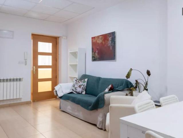 Rooms for rent in 3 bedroom apartment in Salvador