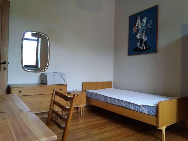Rooms for rent in 3 bedroom house in Liege