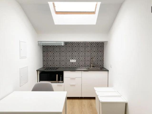 Rooms for rent in a Duplex apartment in Arroios, Lisbon