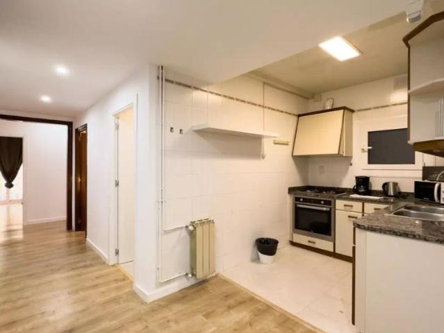 Rooms for rent in a 7 Bedrooms apartment in Barcelona!