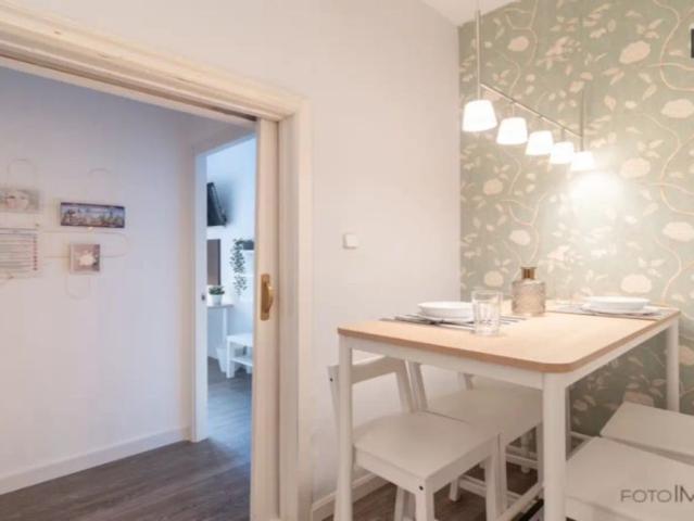 Rooms for women for rent in 5 bedroom apartment in Goya