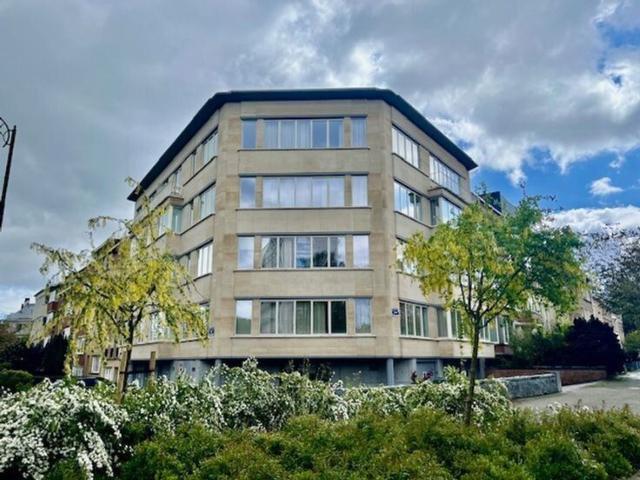 Roosevelt Charming renovated 2 bedroom apartment