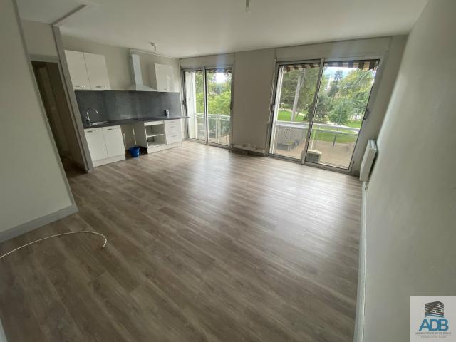 Roanne, 15 Place des Promenades, Résidence 'Le Californie'
