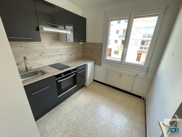 Roanne, 16 Rue Georges Sand, Résidence 'Le Brossolette'