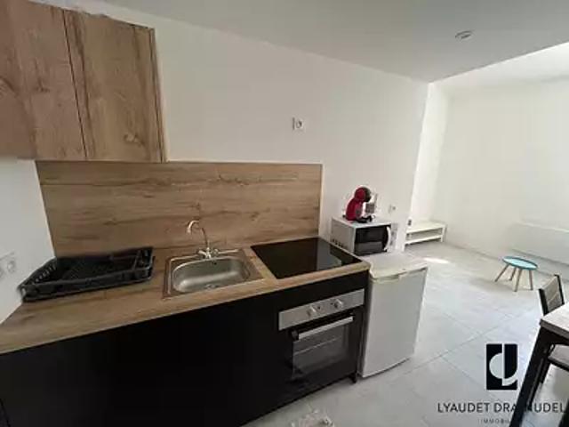 Roanne 42300 Location appartement 1 pièce t1 au dernier étage