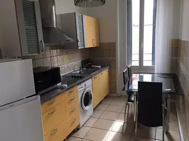 Roanne 42300 Location appartement 2 pièces t2 au dernier étage