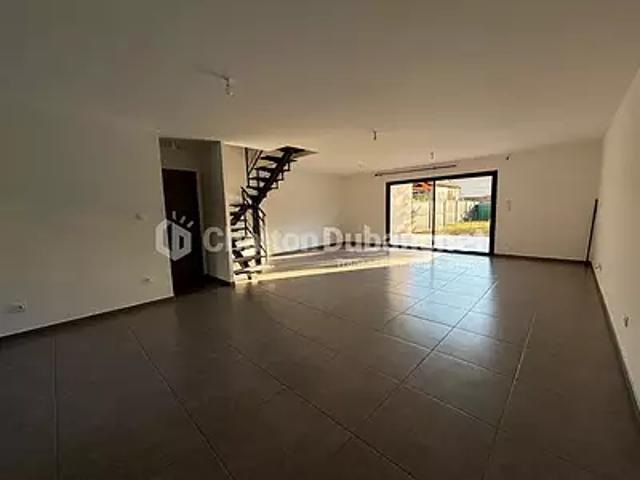 Roanne 42300 Location maison 4 pièces t4 au dernier étage cave