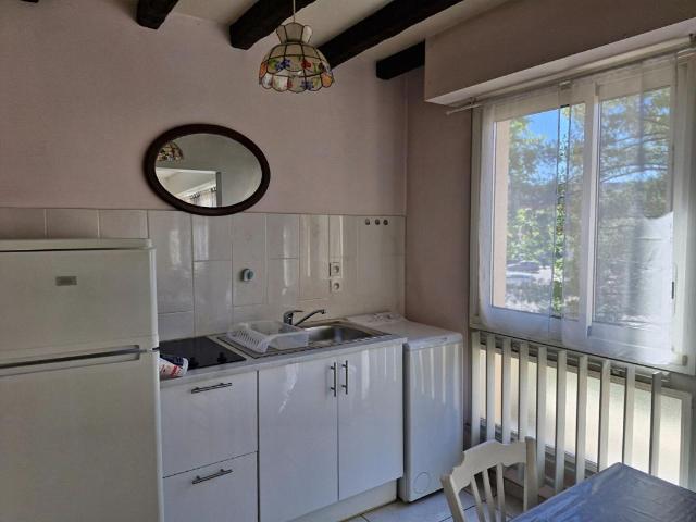 ROANNE APPARTEMENT T1 AVEC CLIM