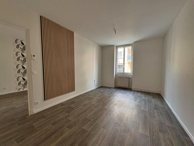 ROANNE ? Appartement T2 en rez de chaussée avec terrasse