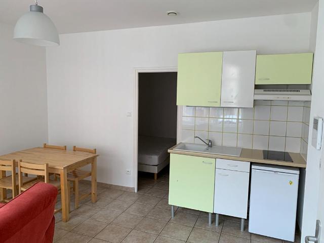 ROANNE APPARTEMENT T2 MEUBLE CLIM