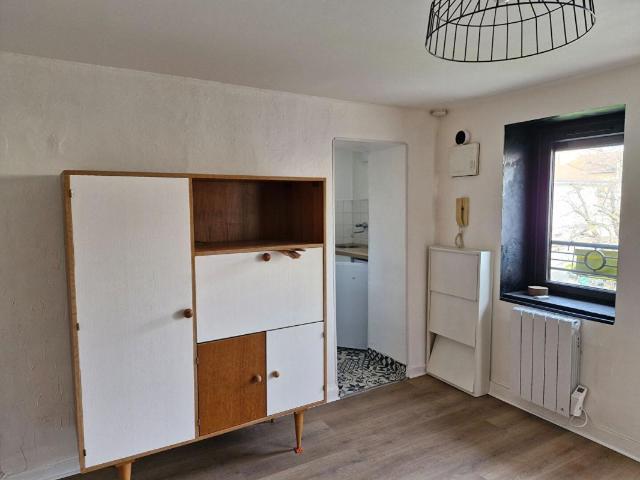ROANNE APPARTEMENT T2 MEUBLE