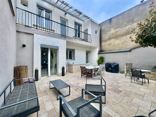 ROANNE Maison à vendre 95 m2 habitable 3 CHAMBRES COUR INTERIEUR GARAGE