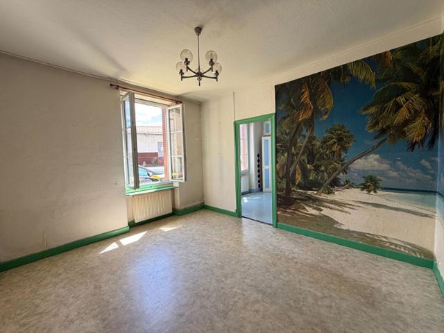 Roanne T3 de 65.22 m2 à rénover