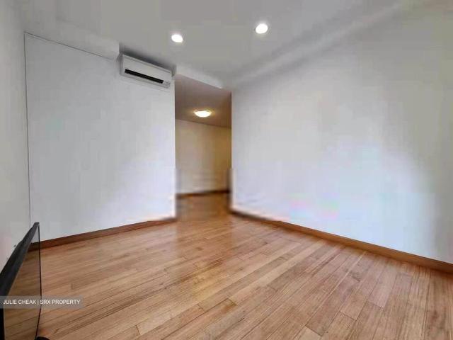 Robertson 100 D9, Apartment