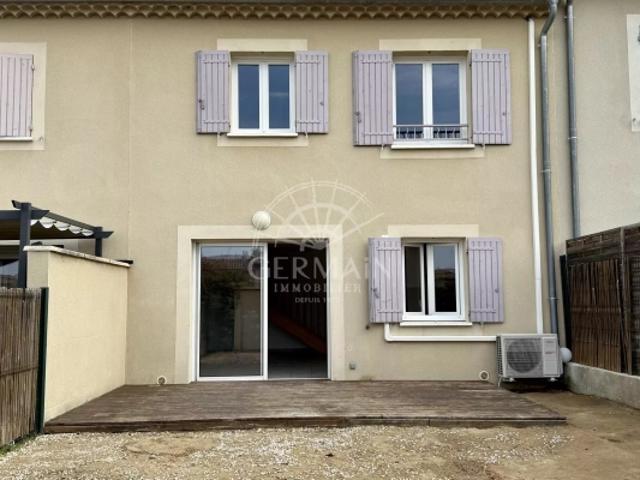 Robion, à vendre, charmante maison de 85 m² avec jardin et garage proche du centre ville