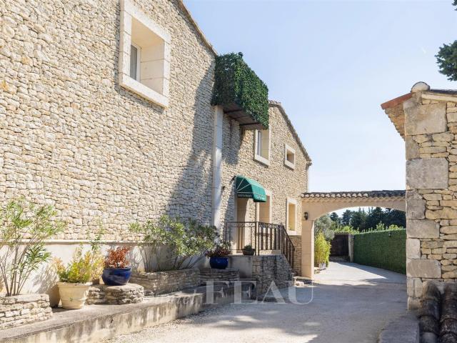Robion Maison au charme atypique 274m² Robion